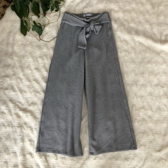 UO Pastato Ribbed Tie-Front Wide Leg Grey Pants - Picture 3 of 6